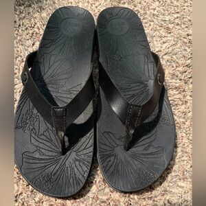 Reef Men’s Black Textured Flip-Flops